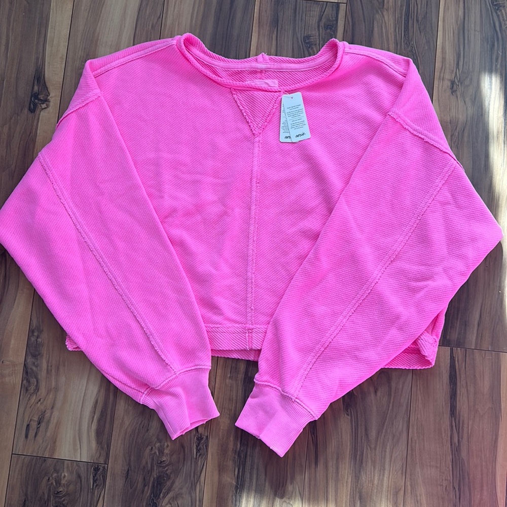 aerie hot pink cropped crew neck - size small